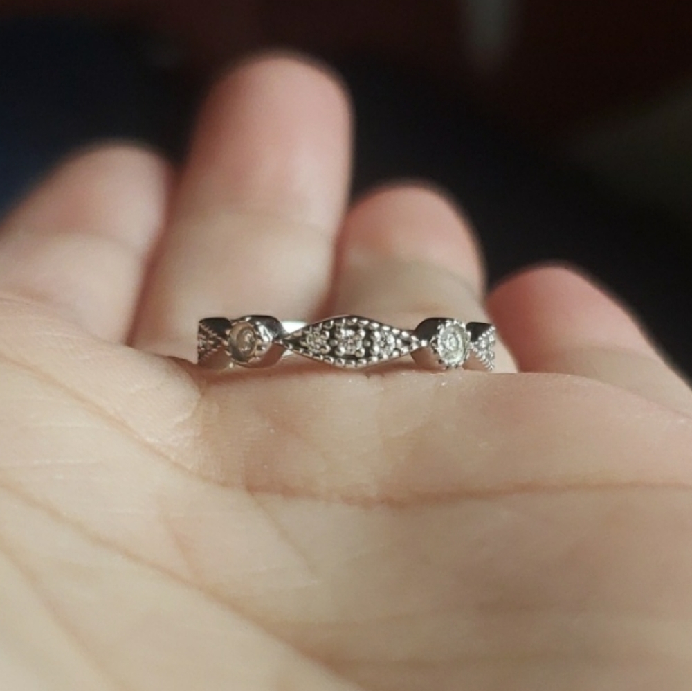 14k White Gold Ring 1/5 Ct Diamond Milgrain Wedding Band - Picture 6 of 12